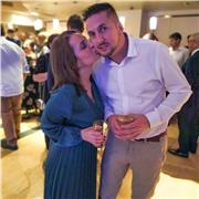 Profesora de ingles con nivel C2. Ofrezco clases para todo tipo de edades. Amplia experiencia en academias con niños y adultos. Disponibilidad para dar clases online. También como vigilante de exámenes de Cambridge